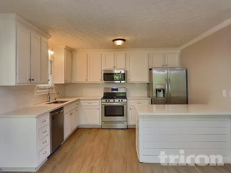 2590 Mountain Brook Rd — Photo 4