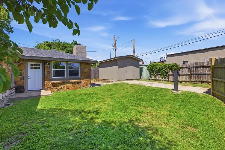 1745 S Gary Pl — Photo 28