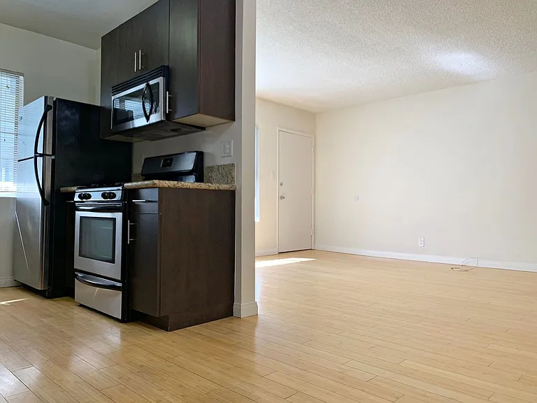 3105 S Durango Ave — Photo 4
