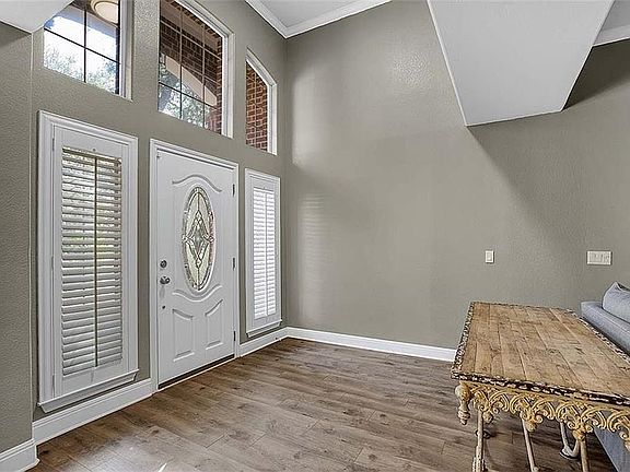 5th image of 611 Willow Creek Cir
