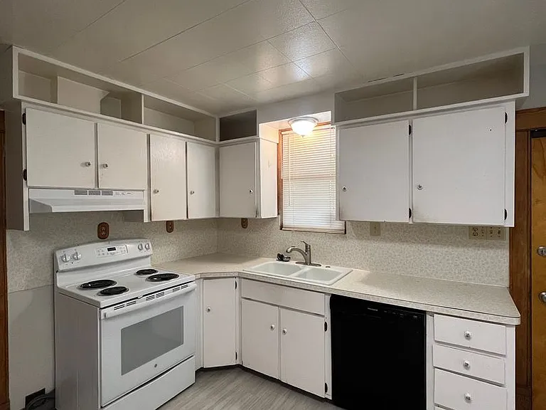 723 E Ermina Ave — Photo 5