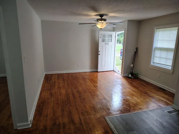 206 E Carolina Ave, Bunn, NC 27508