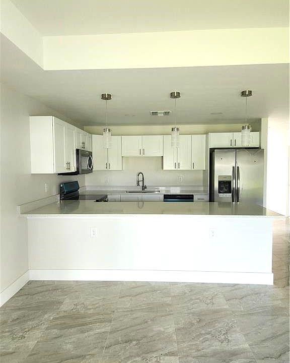 2nd image of 4542 20th St SW