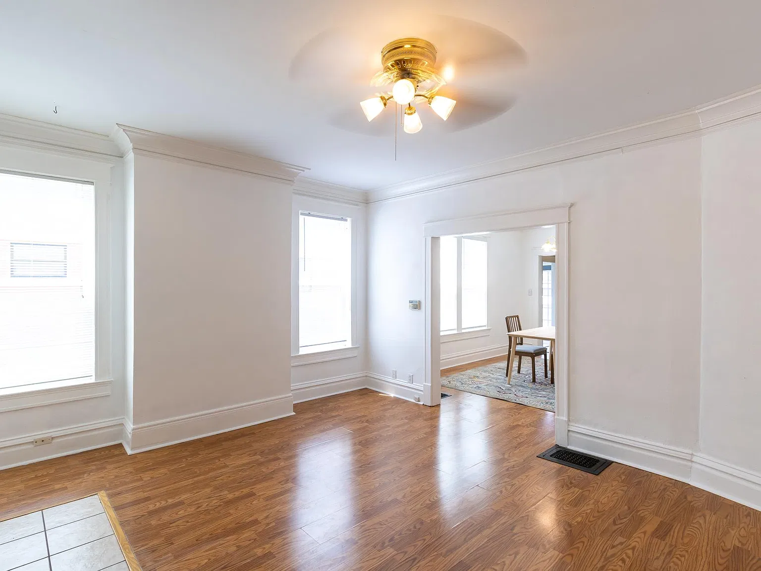 2 bed, 1050 sqft, $1,295 — Photo 4