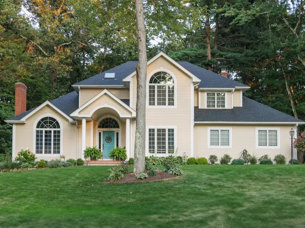 27 Jonathan Lane, South Windsor, CT 06074