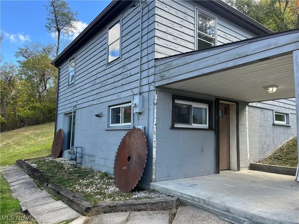 823 W Bennett St, Bridgeport, OH 43912