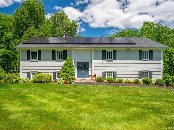 15 Watergate Drive, Amawalk, NY 10501