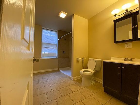 5th image of 2655 S Lawndale Ave Floor 2
