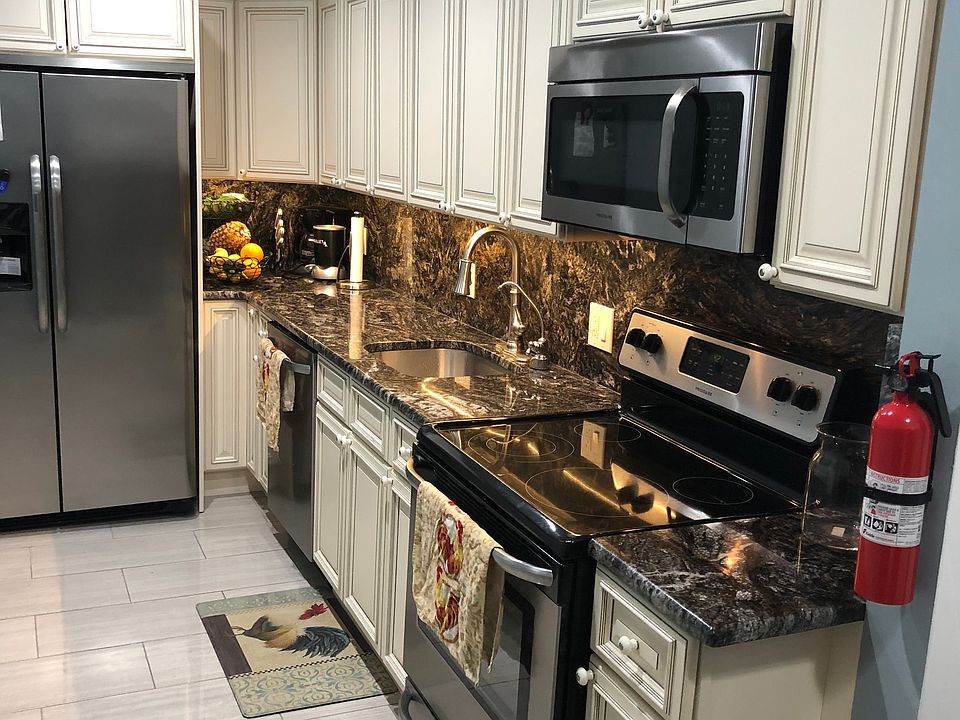 2nd image of 179 Columbia Ave APT 4