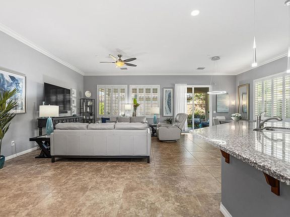 3rd image of 42941 Cusino Ct