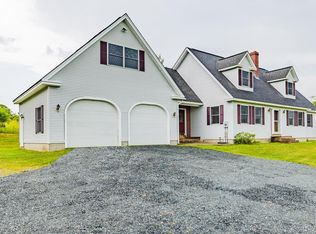 26 Stage Coach Rd, Lebanon, NH 03766