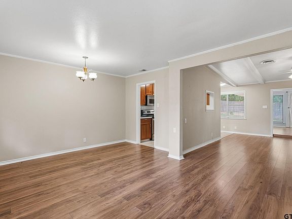 3rd image of 2020 Miller Dr