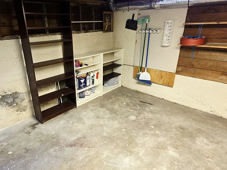 Laundry / Workshop / Storage