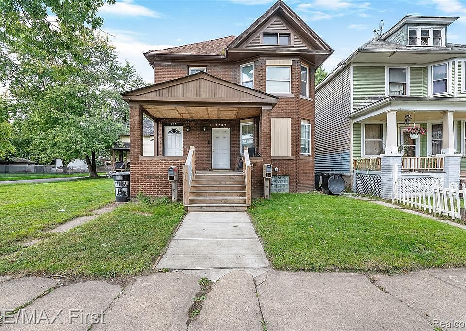 1st image of 1709 Casgrain St