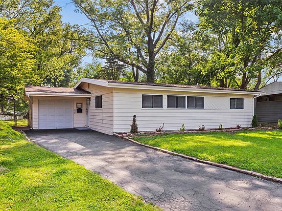 2nd image of 8424 Chalons Ct
