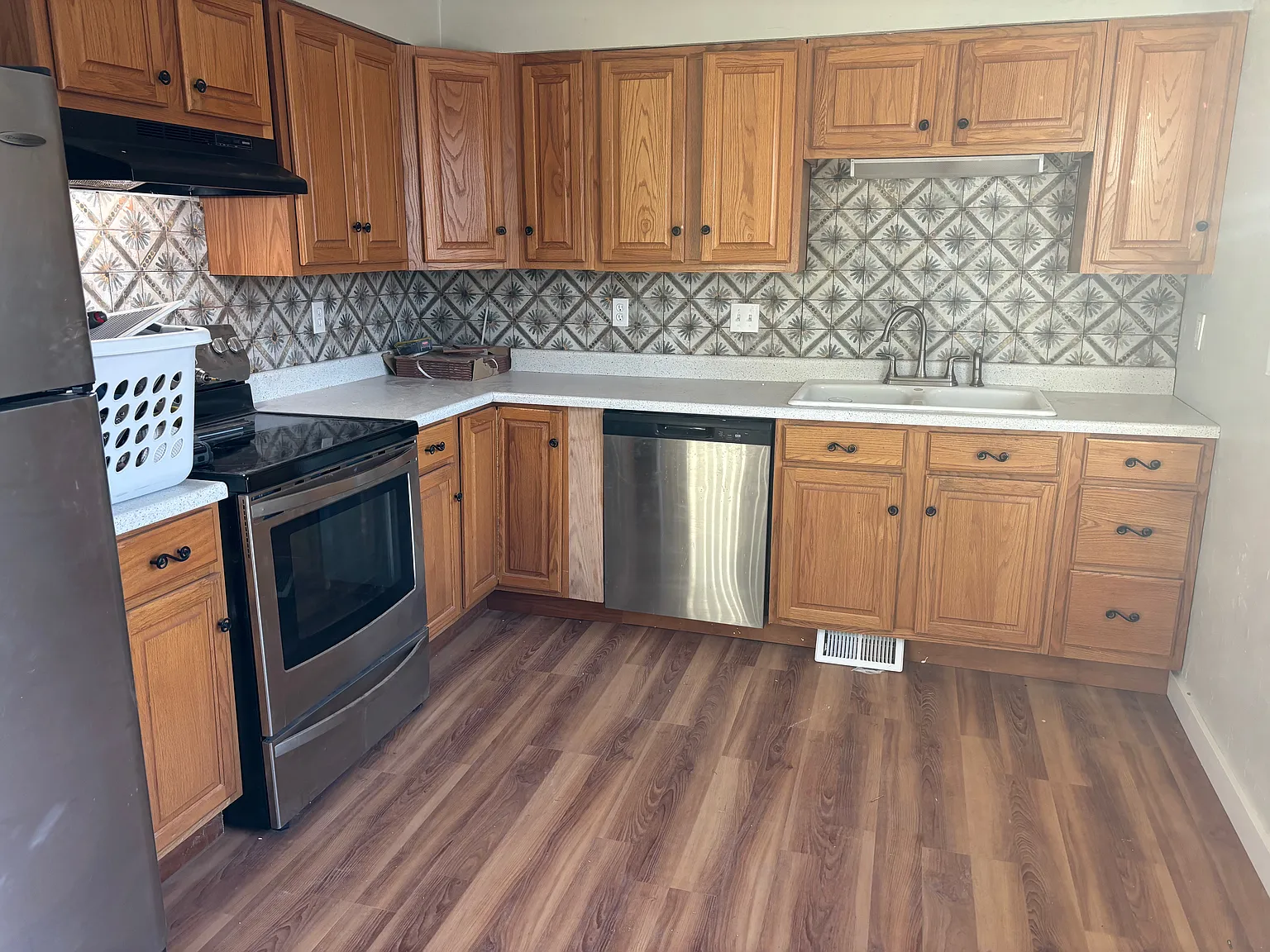 2 bed, 1200 sqft, $2,300 — Photo 4