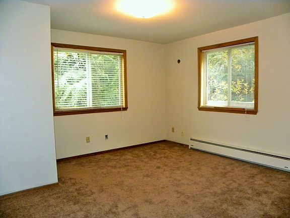 5th image of 461 E Twanoh Falls Dr