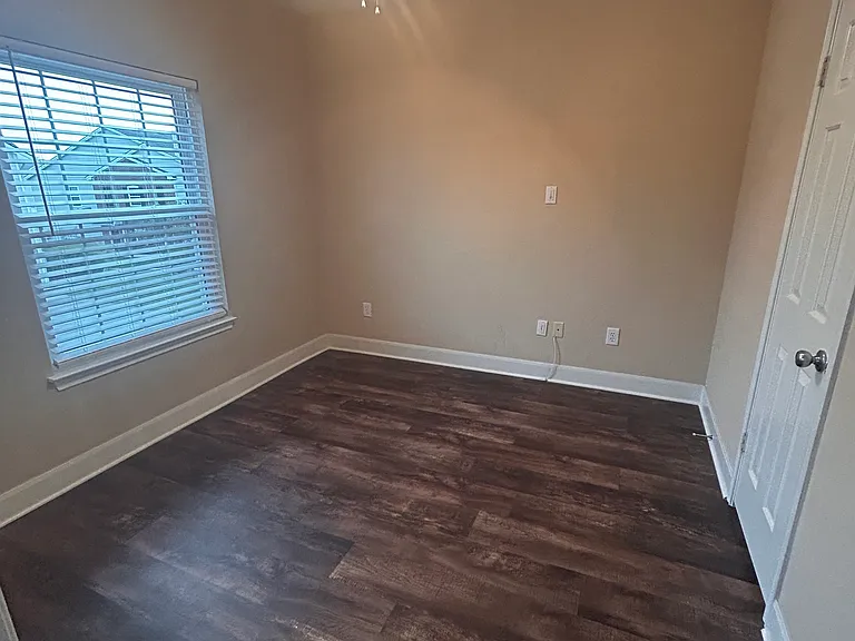 11614 Tomahawk Creek Pkwy #C — Photo 3