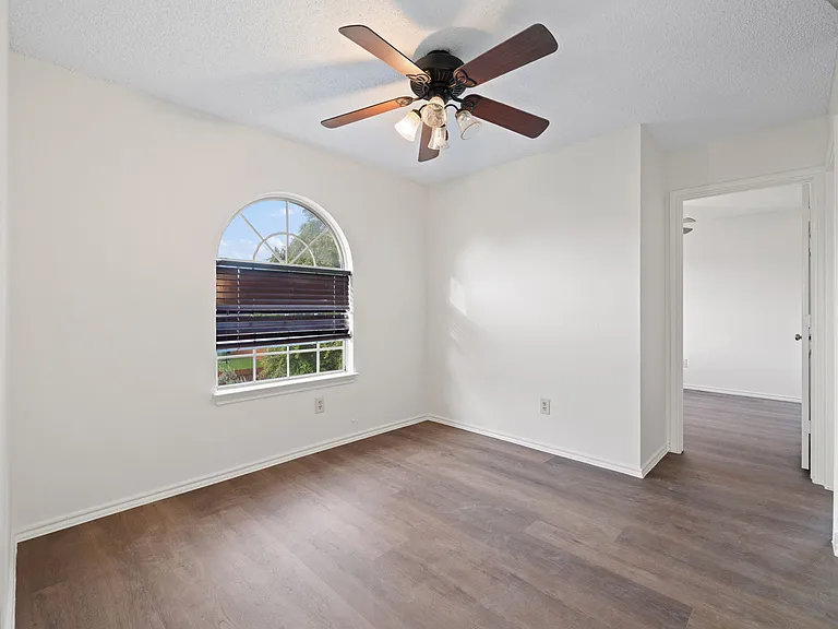 1414 Dudley Dr — Photo 21