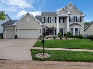 667 Grand View Ridge Ct, Eureka, MO 63025