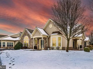 320 Pebble Beach Dr, Royersford, PA 19468