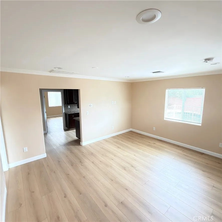 2 bed, 950 sqft, $3,500 — Photo 2