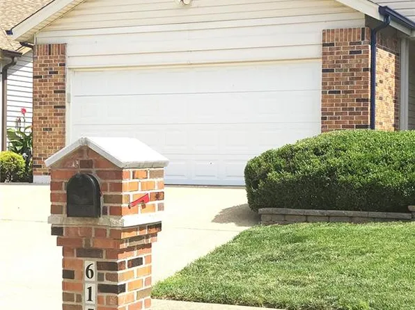 615 Foxtail Dr, Florissant, MO 63034
