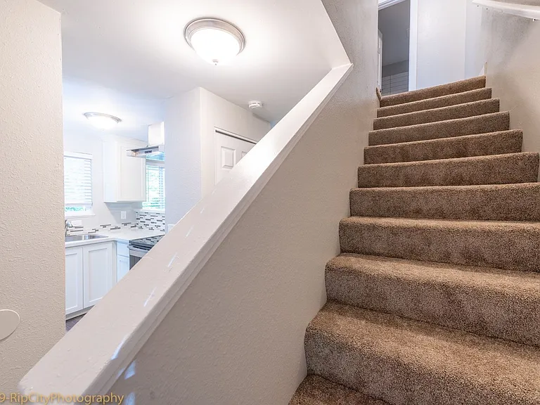 3325-3331 SW Garden View Dr — Photo 8
