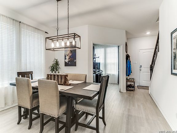 4th image of 15227 Sirius Cir