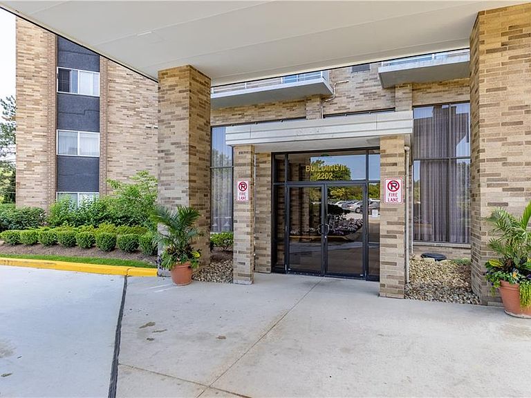 2202 Acacia Park Dr Cleveland, OH, 44124 Apartments for Rent Zillow