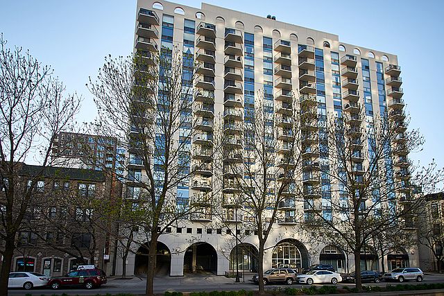 1st image of 1250 N La Salle Dr APT 1602