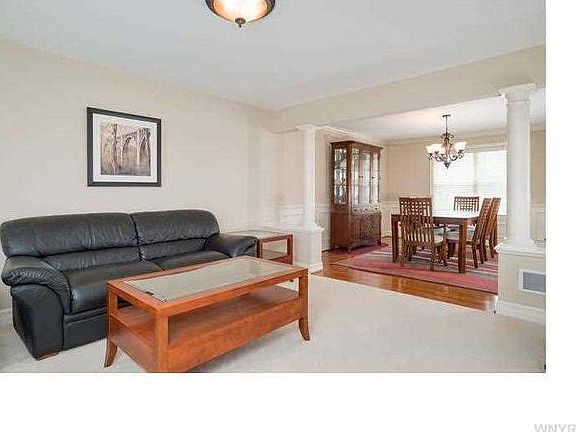 4th image of 1304 Majestic Woods Dr