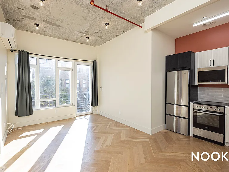 195 Humboldt St #2F — Photo 12