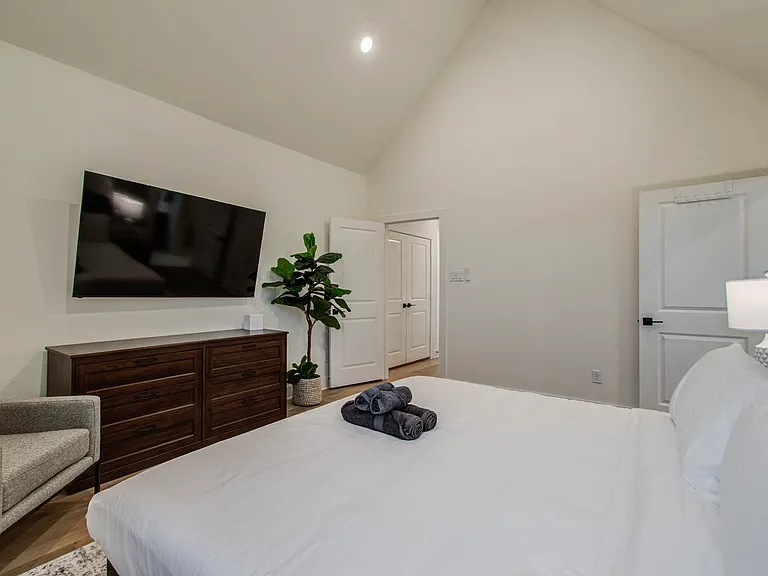 3311 Daphne St — Photo 18