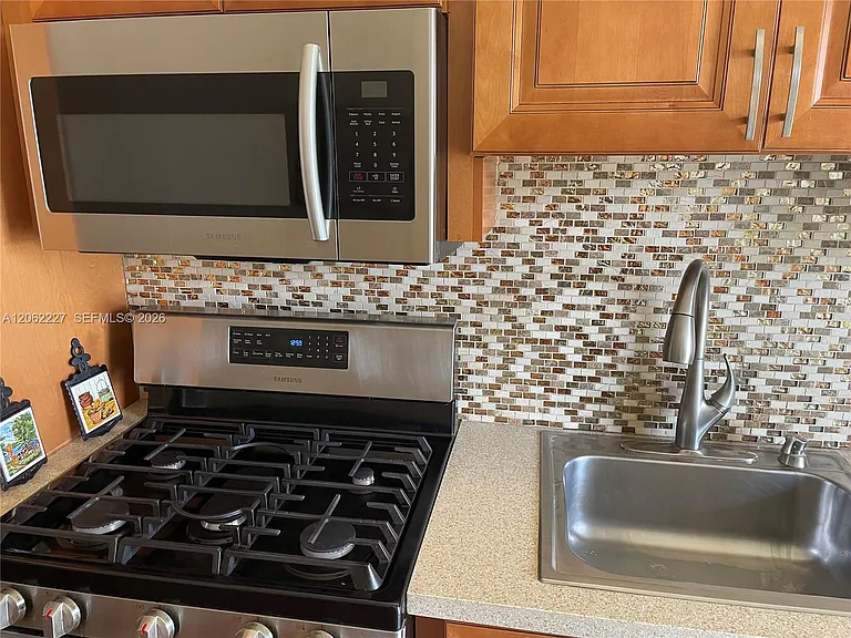 20120 NE 2nd Ave #W28 — Photo 10