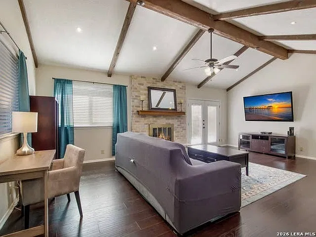 3 bed, 2.0 bath, 1356 sqft, $2,300 — Photo 3