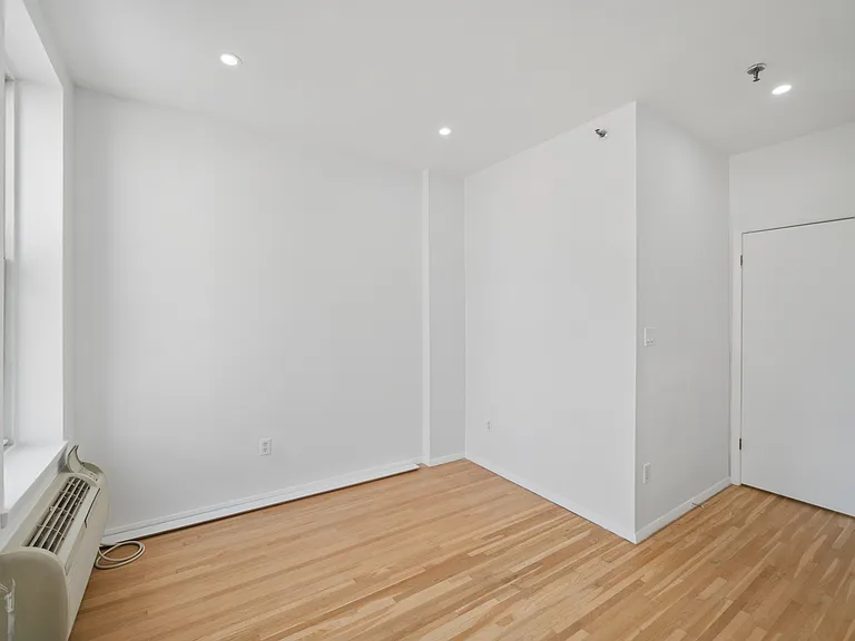 510 Observer Hwy #2W — Photo 11