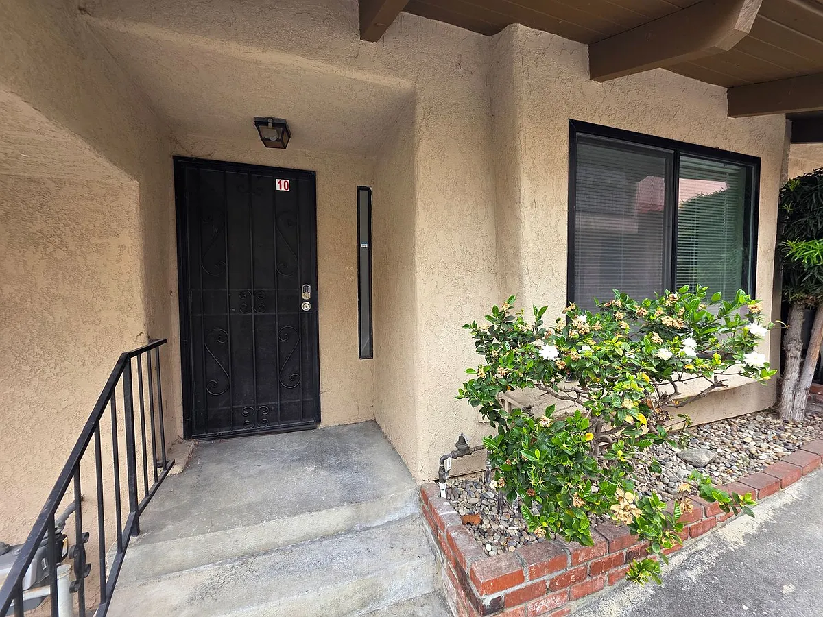 Building Photo - 13987 Coteau Dr #10