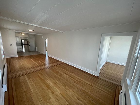 2nd image of 61 Belmount Ave Floor 1