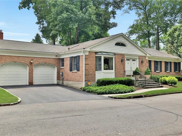 36 Washington Circle, New City, NY 10956