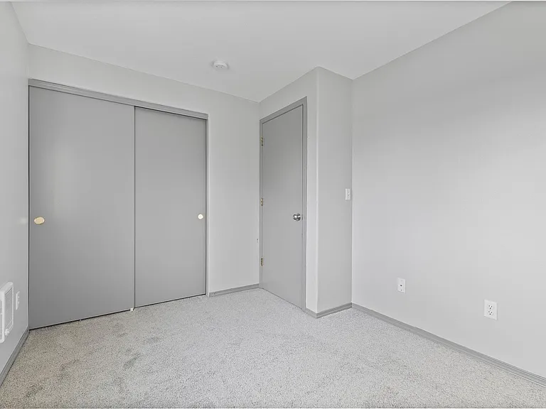 Garden Apartments — Photo 9