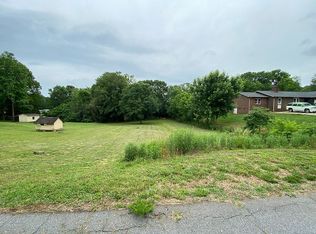 2749 Magnolia St, Conover, NC 28613