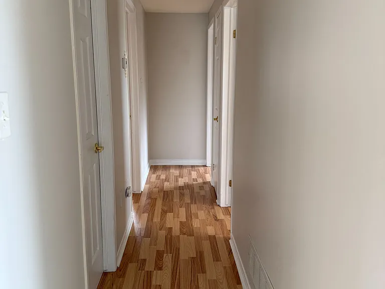229 Dunsmore Ln #UPPER — Photo 8
