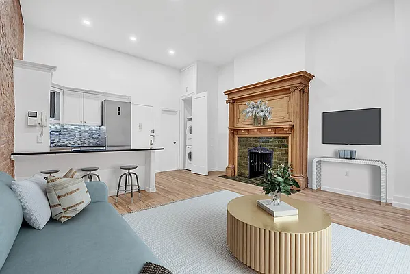 Rented by Cooper & Cooper Real Estate | media 2