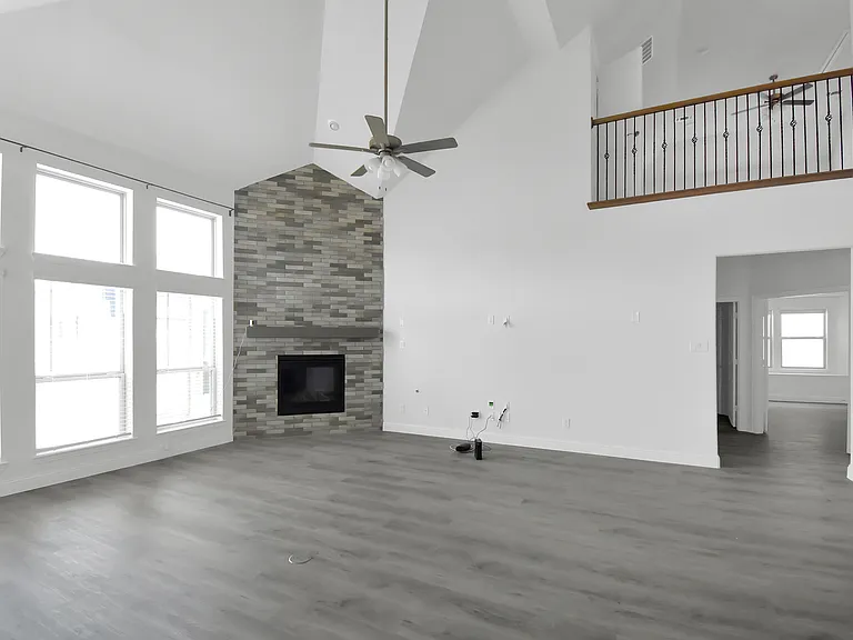 913 Peabody Dr — Photo 8