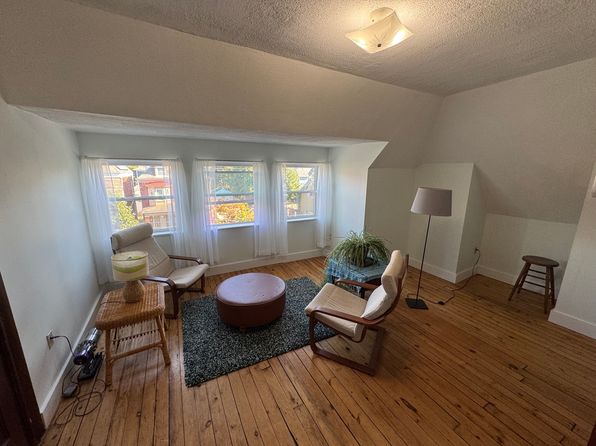 709 N Saint Clair St FLOOR 3