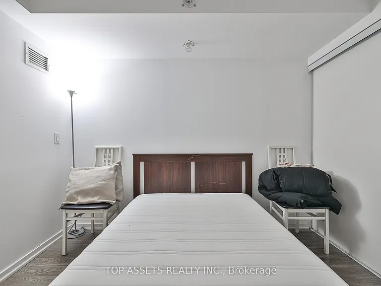 36 Lisgar St #518E — Photo 21