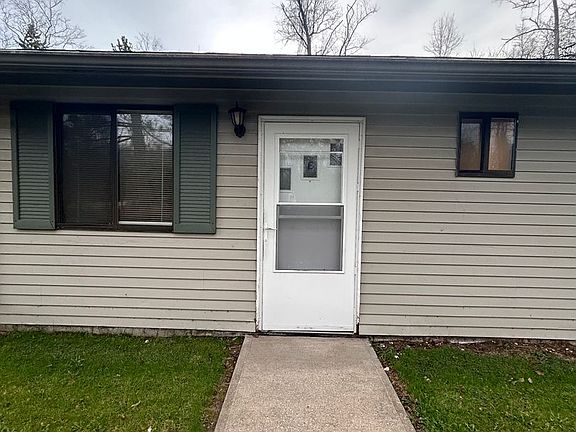 2nd image of 114 McLaughlin Rd #E