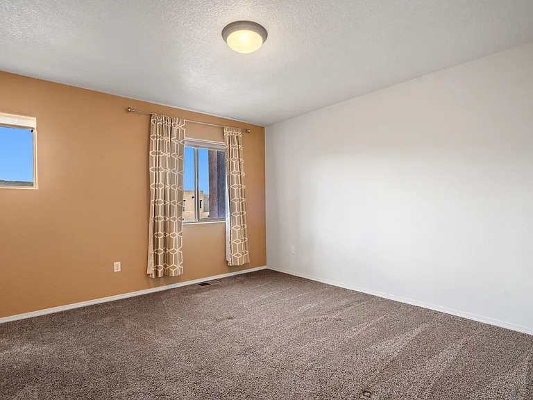 1932 Cortina Loop SE — Photo 20