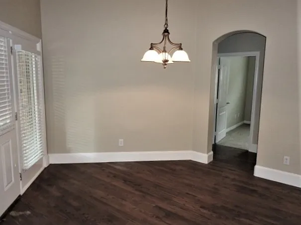 4 bed, 2.5 bath, 2855 sqft, $2,895 — Photo 3
